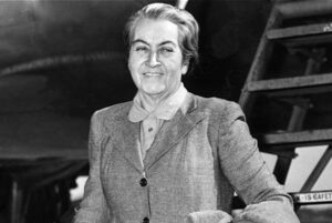 “Todas íbamos a ser reinas”: poemas selectos de Gabriela Mistral reflejan el lazo con Victoria Ocampo y Alfonsina Storni imagen-3