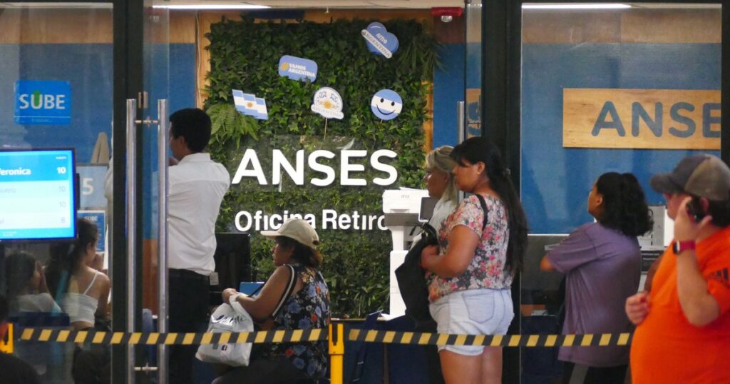 ANSeS: cuándo cobro la jubilación de mayo si mi DNI termina en 1 imagen-100