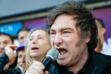 Javier Milei celebró la inflación de 2,8% en abril y apuntó contra los economistas que pronosticaban un salto del 7% imagen-10