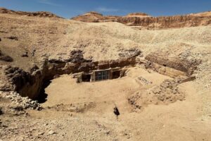 Arqueólogos lograron identificar quién fue la persona que estaba enterrada en la tumba Kampp 23 del Antiguo Egipto imagen-3