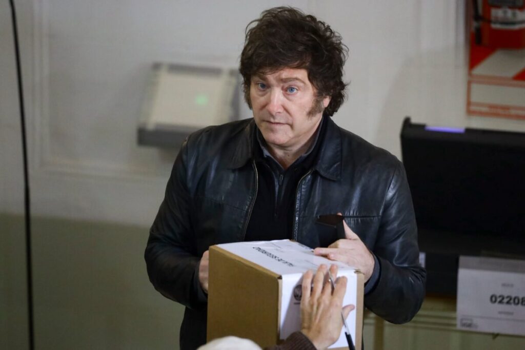Javier Milei le contestó a Mauricio Macri: “Está hecho un llorón. Se los ve muy de cristal” imagen-5