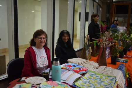 Comprometidas con el ambiente, las emprendedoras legislativas apuestan al reciclaje en la presentación de sus productos imagen-11