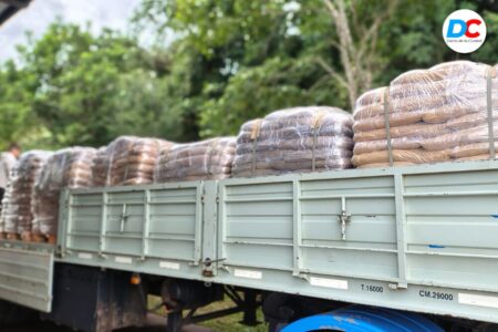 Más de 20.000 kilos de azúcar mascabo parten desde Mojón Grande rumbo a Buenos Aires imagen-6