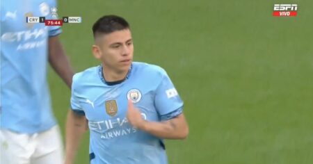 Claudio Echeverri debutó en Manchester City imagen-12