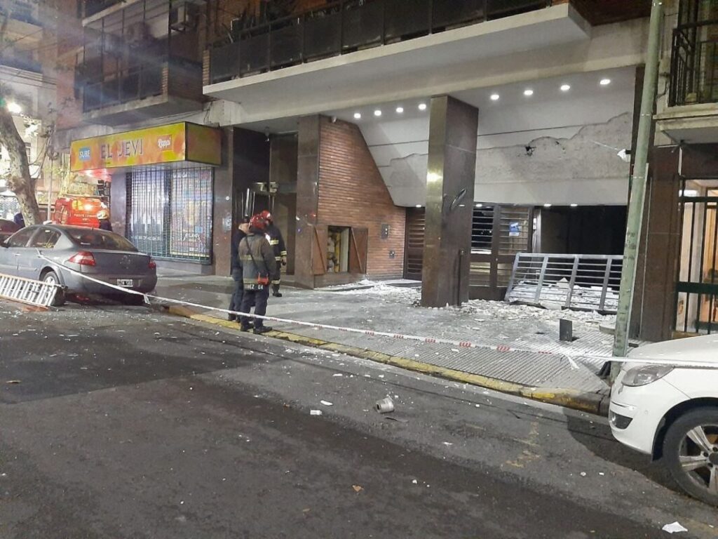 Recoleta: explotó la caldera de un edificio y tuvieron que evacuar a más de 70 vecinos imagen-5