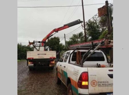 Tormenta y escargas eléctricas afectaron el servicio en San Javier e Itacaruaré imagen-8