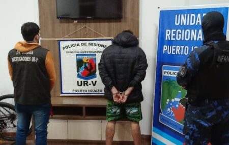 Exconvicto fue hallado escondido bajo su cama tras un robo en Puerto Iguazú imagen-4