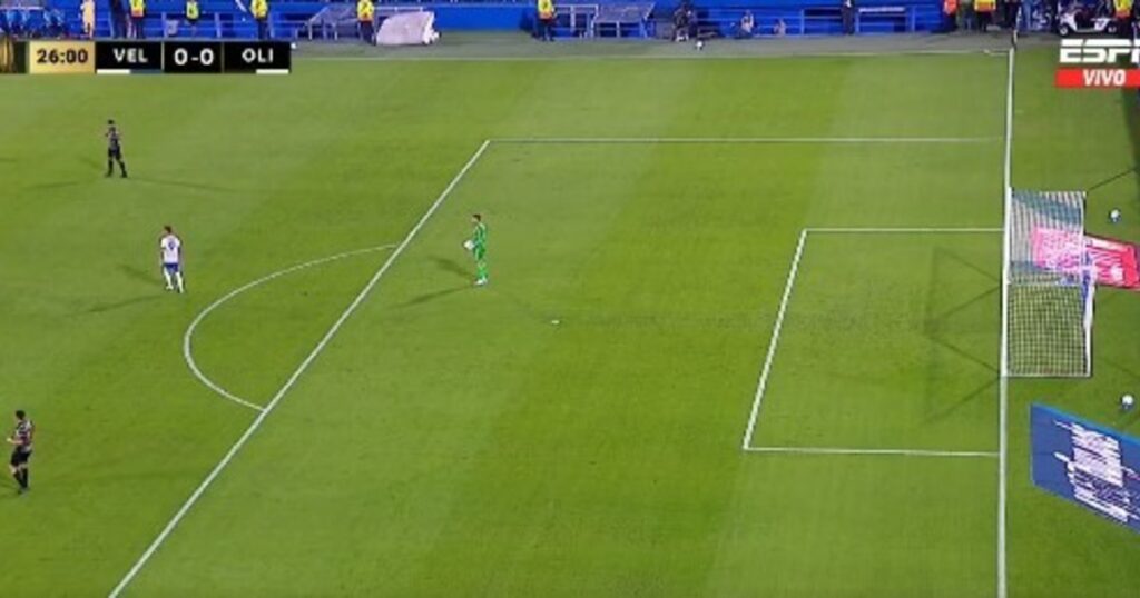Video: Vélez favorecido por la regla de los ocho segundos imagen-44