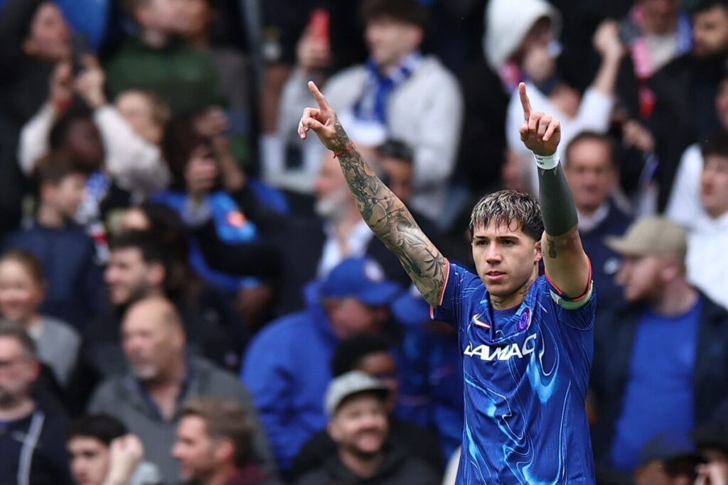 El golazo de Enzo Fernández para Chelsea ante Liverpool, el campeón de la Premier League imagen-5