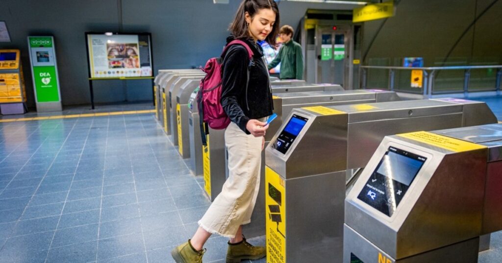 Desde hoy, el subte también se puede pagar con billetera virtual en todas las estaciones imagen-5