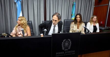 Escándalo: se declaró nulo el juicio por la muerte de Diego Maradona imagen-14