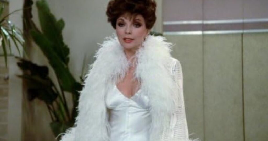Cómo está Joan Collins, la difícil y eterna diva de Hollywood, a los 91 años: del culto a las polémicas y la ironía al autocuidado imagen-5