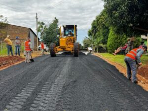 Macias recorrió las obras de asfaltado en Panambí: “Mejorará la circulación en los barrios imagen-2