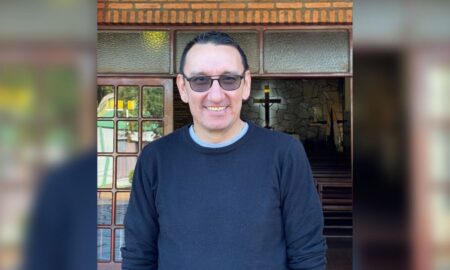 Un día con el párroco Javier Alegre: entre la vocación y el trabajo social imagen-11