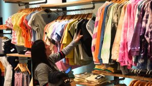 La ropa en Argentina supera en un 40% el precio promedio de la región pese a la baja de aranceles imagen-8