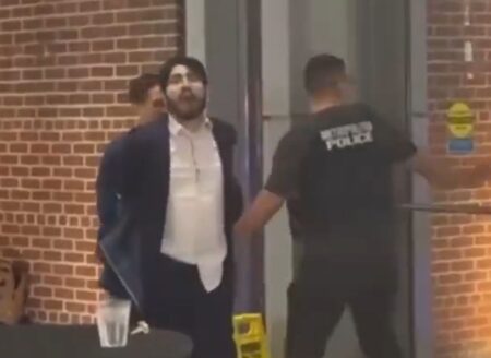 El momento en que detuvieron al sospechoso de asesinar a empleados de la embajada de Israel en Washington imagen-14