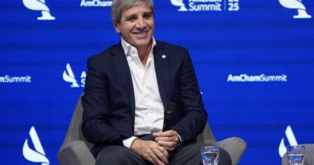 Luis Caputo delante de CEOs y tras el triunfo del domingo: "Les agarró el apuro: ahora todos quieren ser Suiza mañana" imagen-19