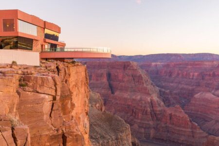 Así es el puente de cristal más extremo de Arizona en el corazón del Gran Cañón imagen-8