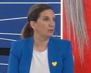 Lospennato apuntó contra el gobierno nacional por tildar al Pro de “amarillos fracasados” y se distanció de Adorni imagen-2