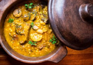 Video: una especialista en gastronomía comparte los ingredientes para el locro perfecto del 25 de Mayo imagen-1