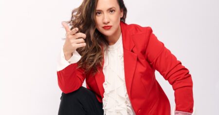 Julieta Otero, la artista rebelde que pasó de reírse de la maternidad a ironizar sobre la menopausia imagen-10