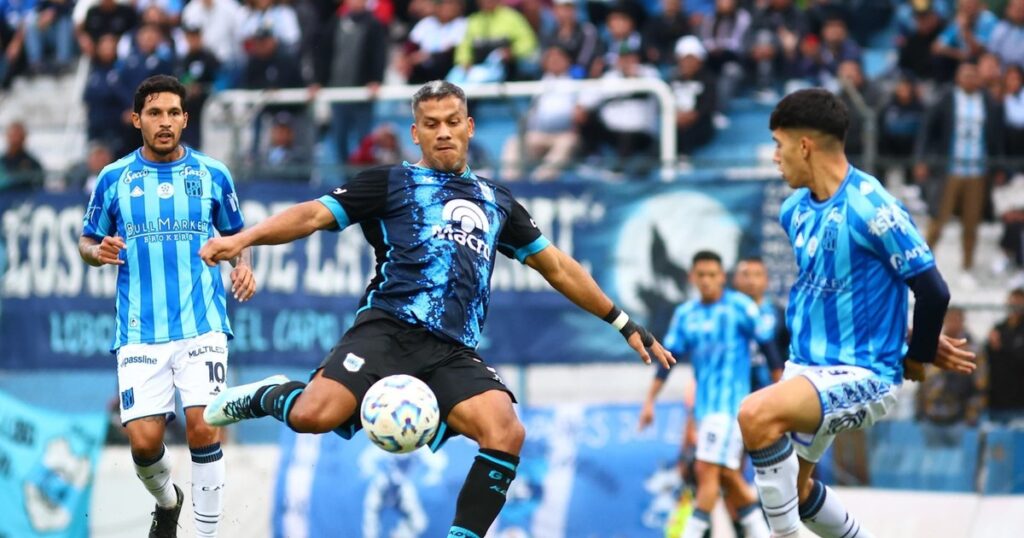 Gimnasia de Jujuy no se pudo escapar en la cima del Nacional imagen-35