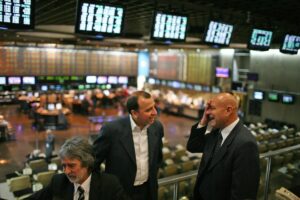 Mercados: tras el triunfo de LLA, subieron bonos y acciones imagen-1