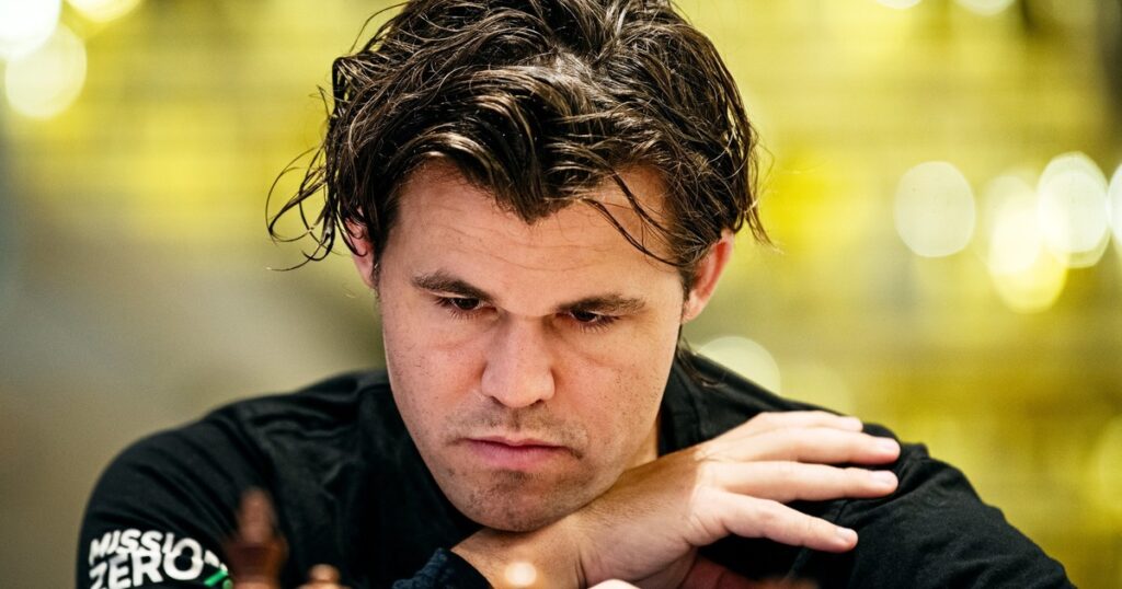 El Gran Maestro de ajedrez, Magnus Carlsen, jugó una partida récord contra 147.000 personas imagen-38