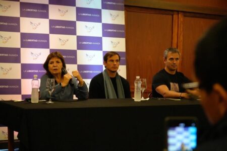 Bullrich habló sobre los insultos contra Karina Milei en una recorrida de campaña en Misiones imagen-12