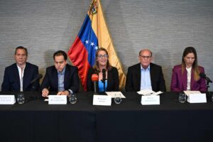 Los venezolanos que estuvieron refugiados en la embajada argentina en Caracas contaron cómo fue su huida: “Que estemos aquí es un milagro” imagen-2