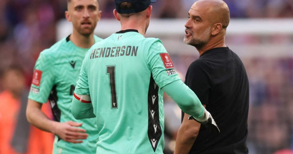 Tensión en la final de la FA Cup: pelea entre los médicos y discusión entre Guardiola y el arquero rival imagen-4