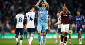 El Aston Villa del Dibu Martínez, beneficiado por una particular decisión del Tottenham imagen-2