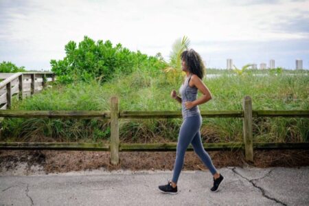 Biomédica revela qué es mejor que caminar 10.000 pasos al día: “Es una pérdida de tiempo” imagen-10