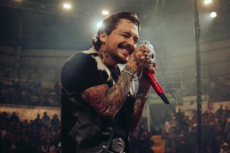 El negocio secundario que tiene en Los Ángeles uno de los cantantes mexicanos más populares imagen-7
