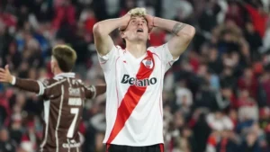 Platense eliminó a River por penales en un final caliente y es semifinalista del Torneo Apertura imagen-2