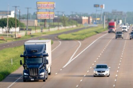 Volantazo en Texas con los camiones sin conductor: la medida que tomaron para evitar accidentes imagen-7