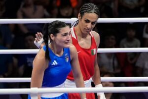 Imane Khelif, la boxeadora argelina que fue cuestionada por su género, deberá hacerse pruebas obligatorias para competir imagen-1