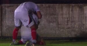 Video: el primer gol de Vecchio en el Ascenso para el triunfo de Defensores de Belgrano imagen-1