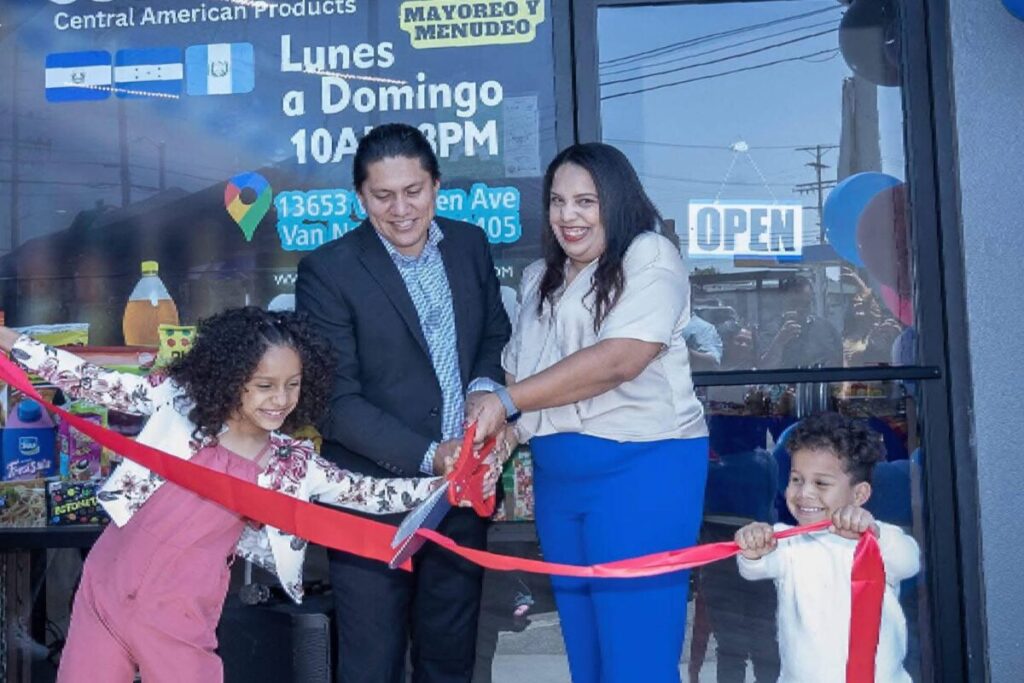 En California: es hondureña, comenzó con un food truck y ahora dirige una cadena que genera furor por sus productos imagen-91