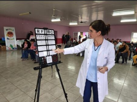 Consultas, diagnósticos y anteojos recetados, los servicios que acercó «Mirar Mejor» a vecinos de Colonia Victoria imagen-16