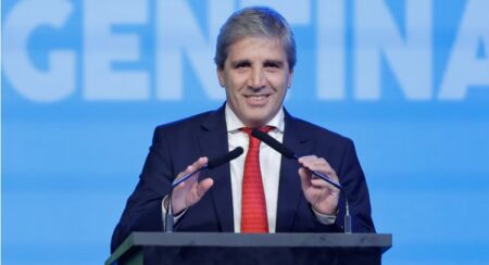 Después de los celulares, el Gobierno nacional anunció que bajará aranceles a la importación de 27 bienes de capital imagen-5