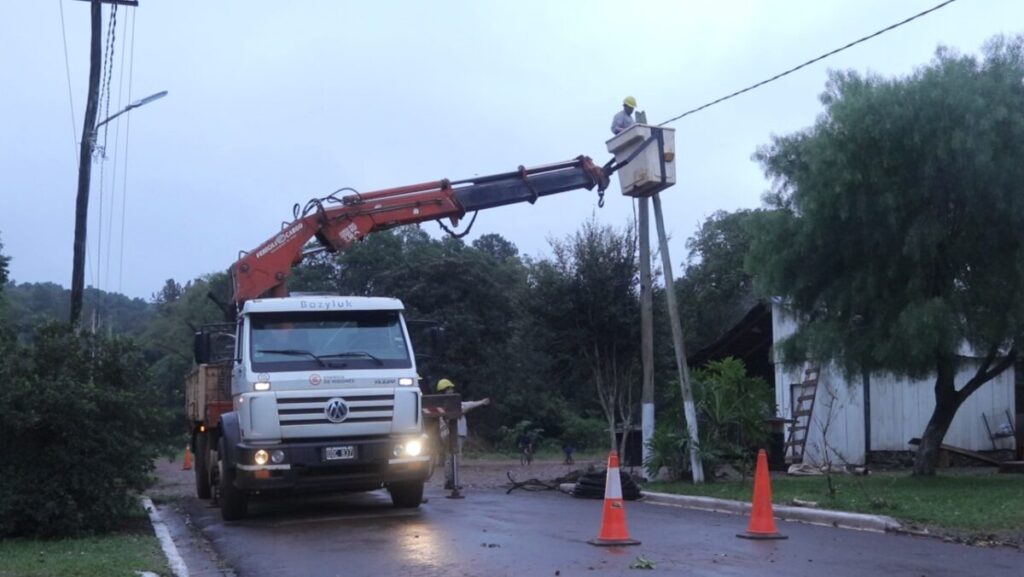 Energía de Misiones desplegó un plan de obras para fortalecer el servició eléctrico en Tobuna imagen-5
