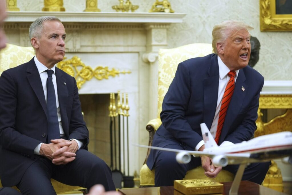 Trump protagoniza otro cara a cara tenso en el Salón Oval, esta vez con el premier de Canadá: “Nunca digas nunca” imagen-94