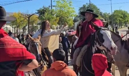 Insólita pelea a caballo en Formosa: el senador Paoltroni se enfrentó con un intendente imagen-16