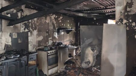 Una familia perdió todo en un incendio en el barrio Mariano Moreno imagen-22