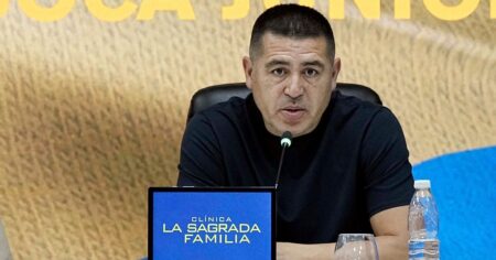 La buena noticia que le dio una de las figuras de Boca a Riquelme en medio de la definición del DT imagen-18