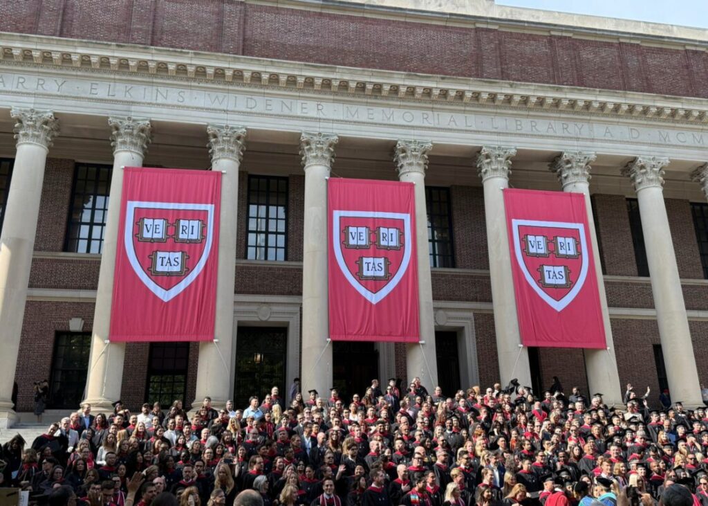 Entrevista a Steven Levitsky: “Si el gobierno logra subordinar a Harvard, las demás universidades sabrán que no pueden meterse con Trump” imagen-4