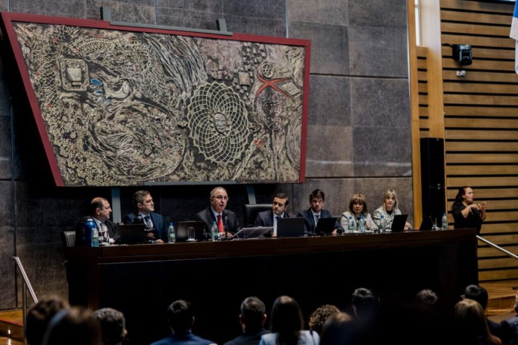 Respetuosa relación con el gobierno de la Nación, pero también defensa de los intereses misioneros imagen-4
