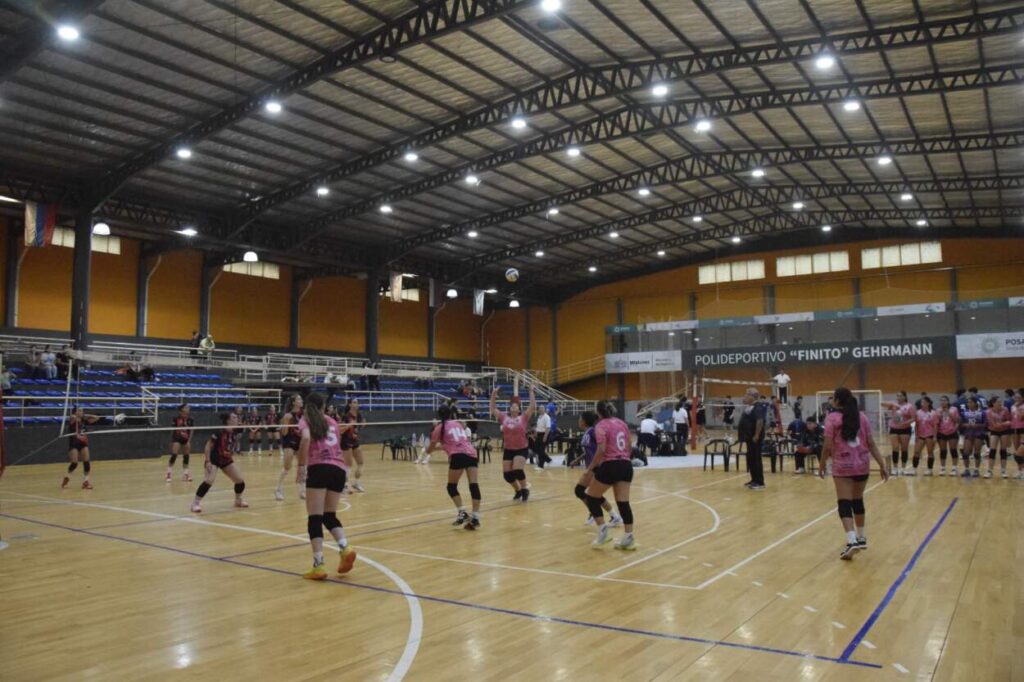 Destacan al «Finito Gehrmann», uno de los escenarios del Campeonato Nacional de Vóley Sub-18 imagen-4