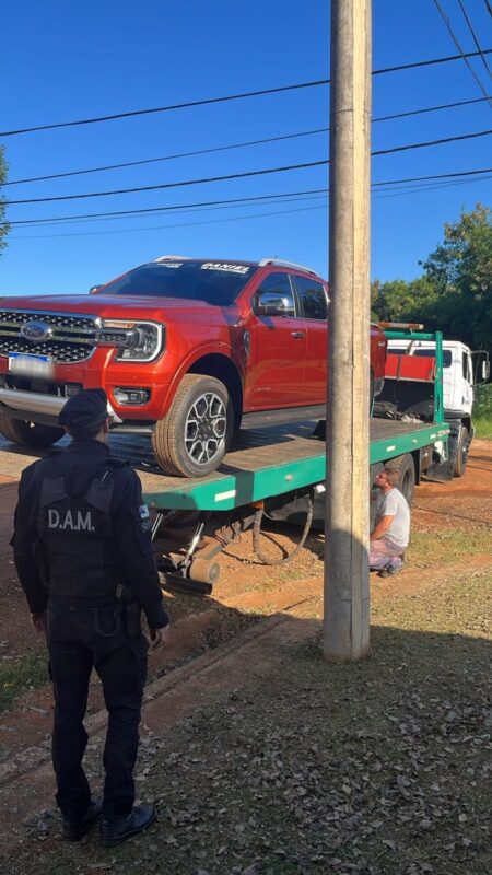 Avanza la investigación por la gresca en el Mercado Modelo «La Placita»: incautaron vehículo vinculado a la fuga imagen-15